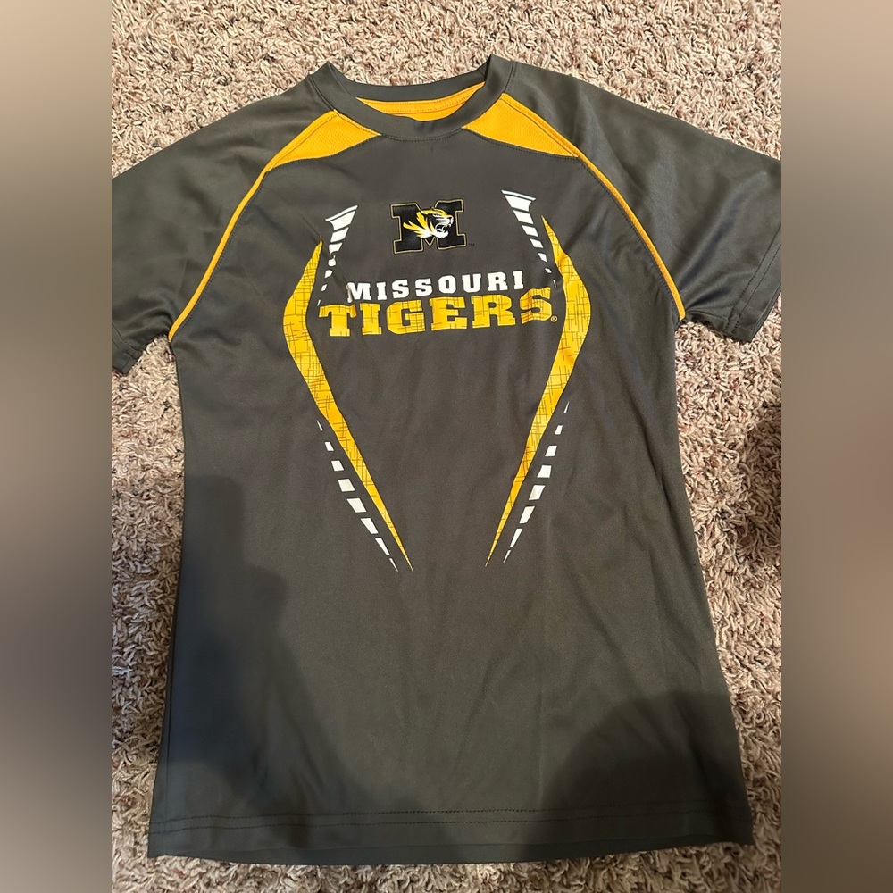 Mizzou Tigers Boys medium jersey in size medium.
